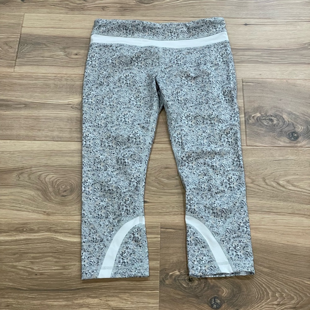 Lululemon Athletica Gray and White Capri Leggings